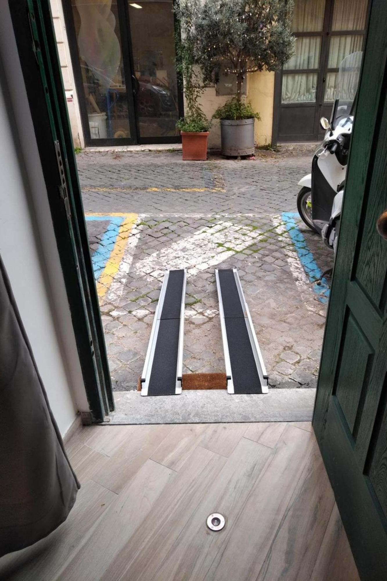Flatinrome Rooms In Trastevere ภายนอก รูปภาพ