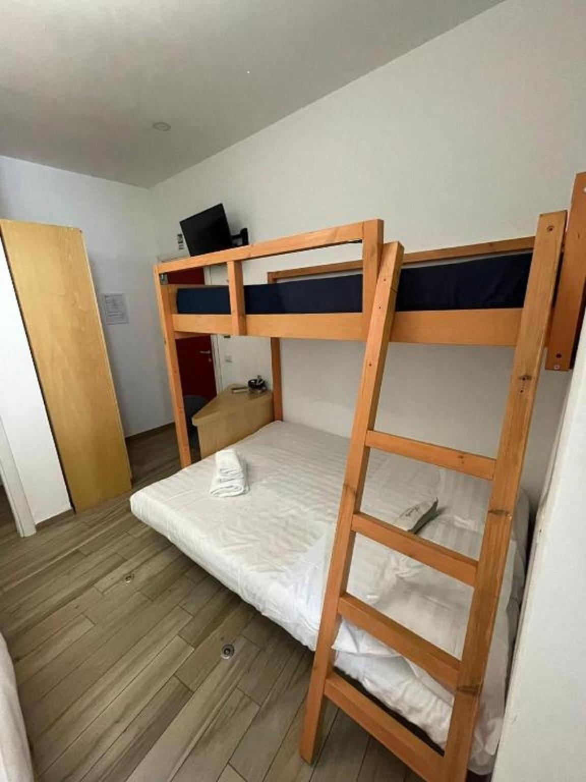 Flatinrome Rooms In Trastevere ภายนอก รูปภาพ