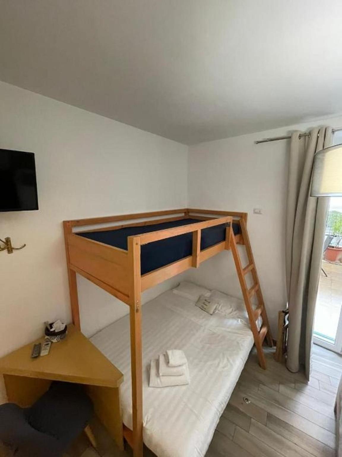 Flatinrome Rooms In Trastevere ภายนอก รูปภาพ
