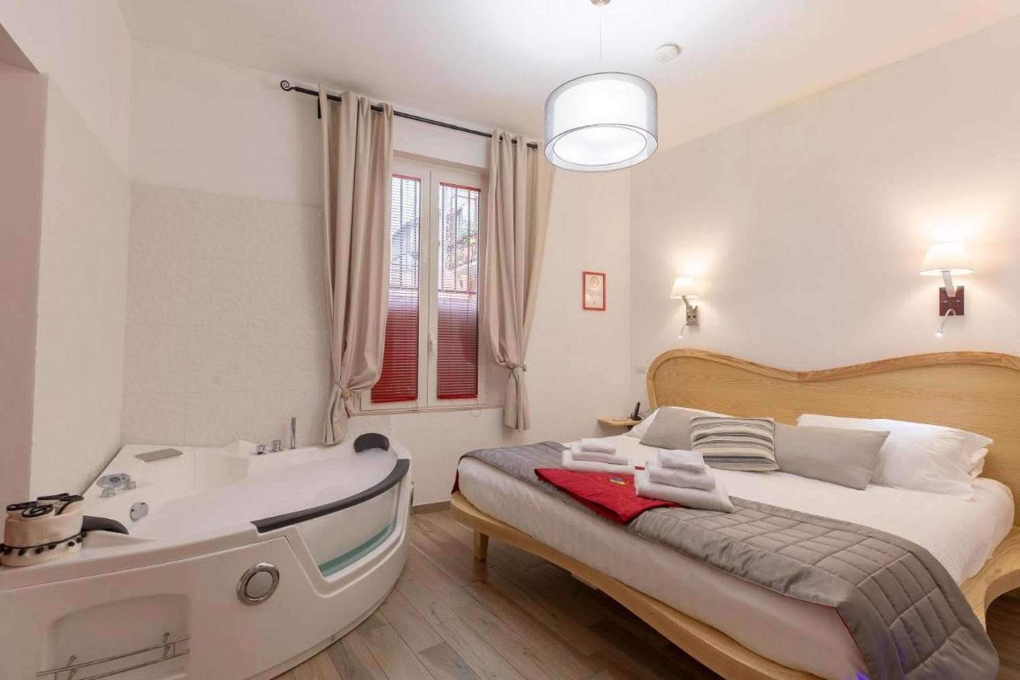 Flatinrome Rooms In Trastevere ภายนอก รูปภาพ